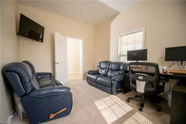 High Point, NC 27262,105 Idol ST