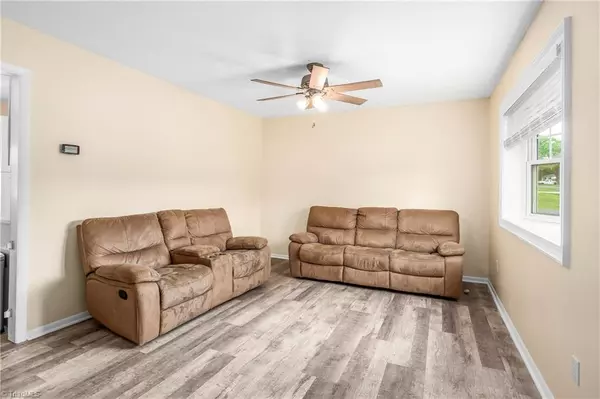 King, NC 27021,221 Farmstead RD