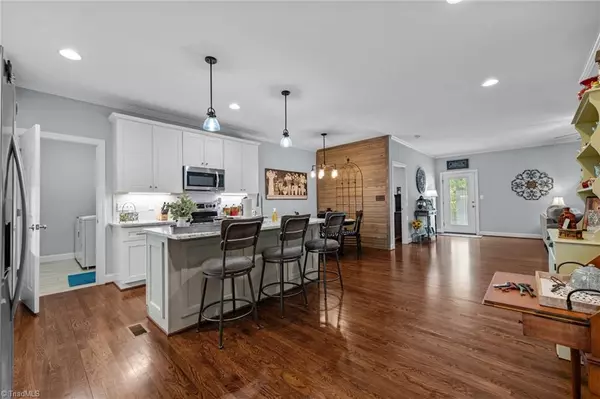 Mebane, NC 27302,928 Arrowhead LN