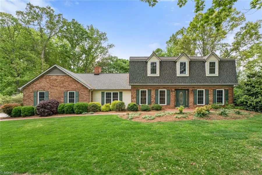 429 Drayton Park DR, Kernersville, NC 27284