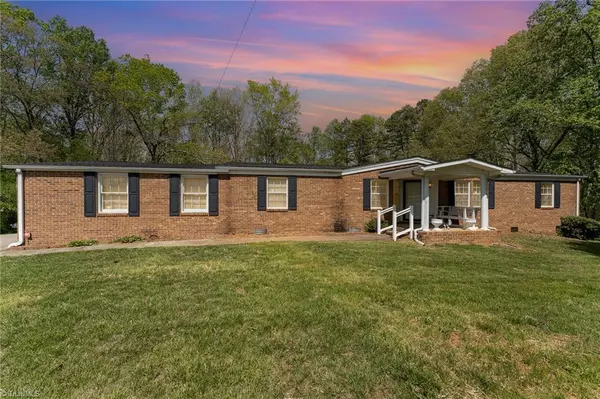 East Bend, NC 27018,5013 Friendship Circle RD