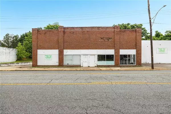 Reidsville, NC 27320,524 S Scales ST