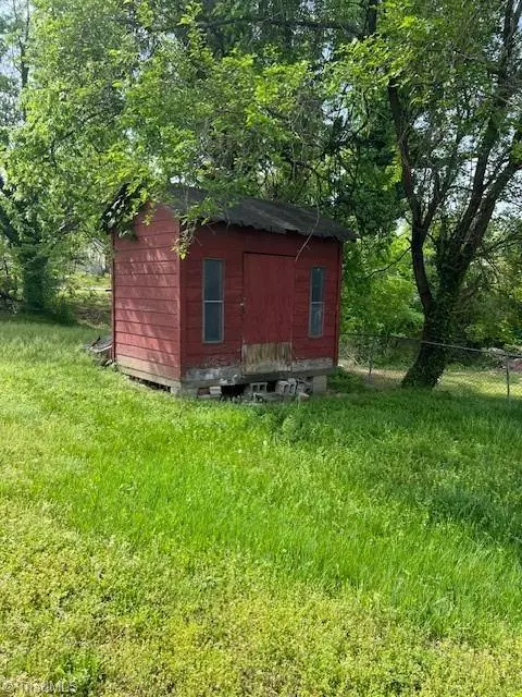 Reidsville, NC 27320,527 N Washington AVE