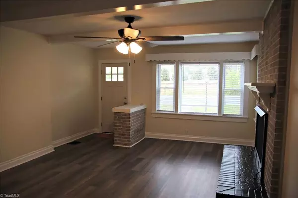 King, NC 27021,661 Dalton RD