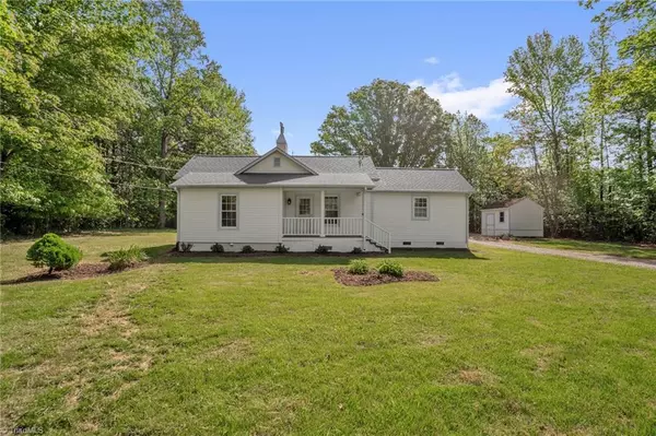 701 Oakwood ST, Mebane, NC 27302