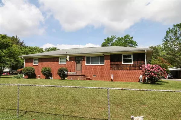 562 Cedar DR, Lexington, NC 27292