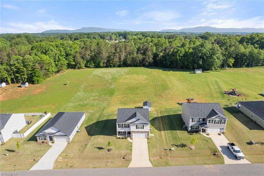 King, NC 27021,140 Nova LN