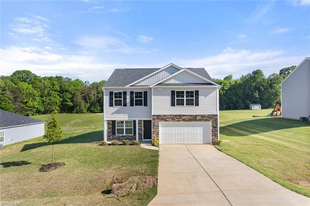 King, NC 27021,140 Nova LN