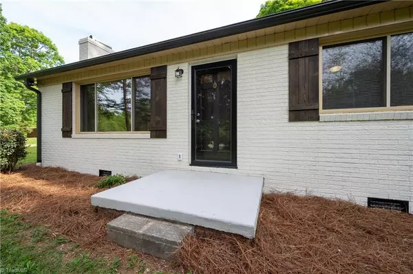 Advance, NC 27006,110 N Claybon DR