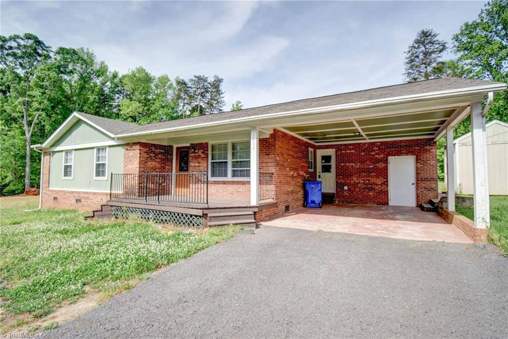 1002 Phineas DR, Kernersville, NC 27284
