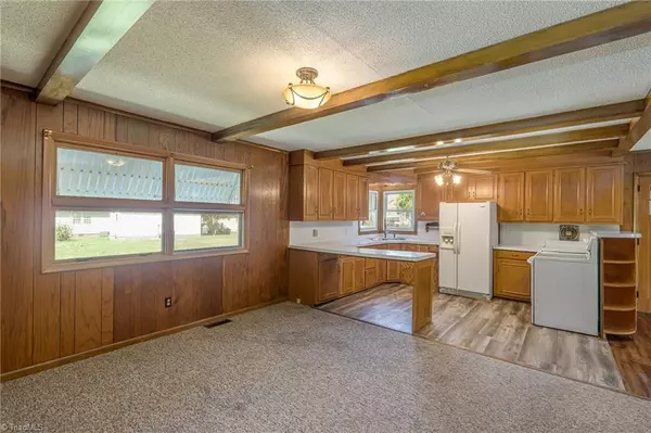 Thomasville, NC 27360,732 Salem ST