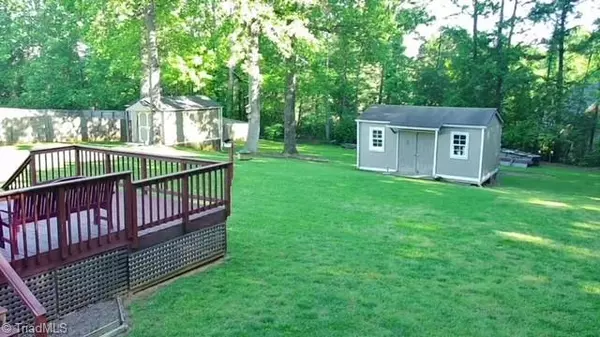 Pfafftown, NC 27040,3774 SANDALWOOD LN