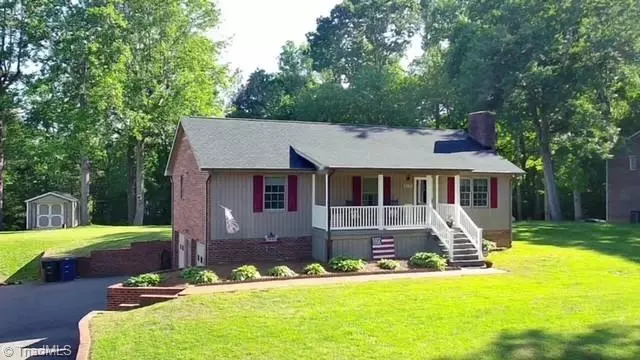 Pfafftown, NC 27040,3774 SANDALWOOD LN