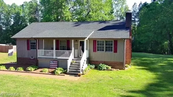 Pfafftown, NC 27040,3774 SANDALWOOD LN