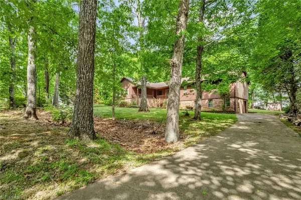 Eden, NC 27288,1458 Town Creek RD