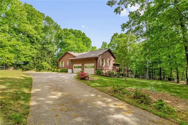 Eden, NC 27288,1458 Town Creek RD