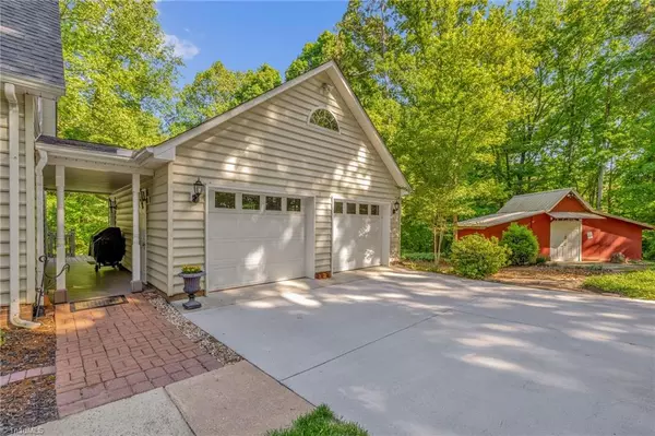 Oak Ridge, NC 27310,8643 Haw River RD