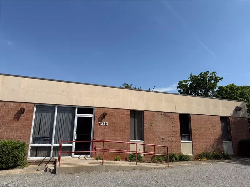 1310 Beaman PL, Greensboro, NC 27408