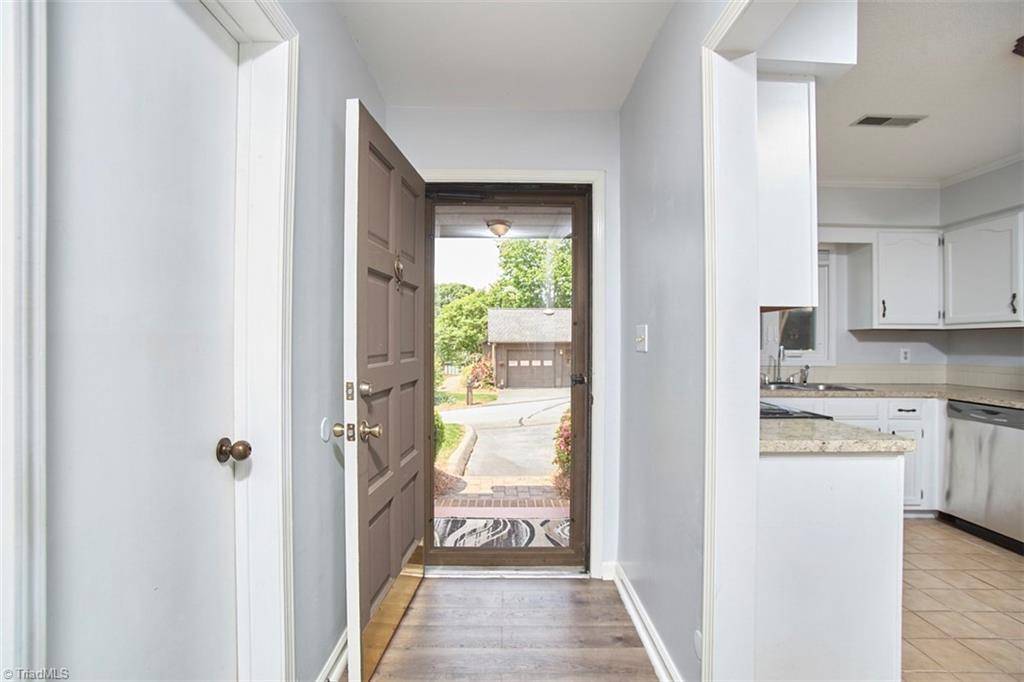 Winston-salem, NC 27104,106 Stonemoor DR