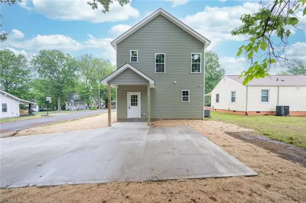Winston-salem, NC 27107,2000 Bertha ST