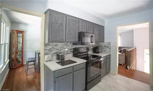 King, NC 27021,1573 Twin Oaks DR