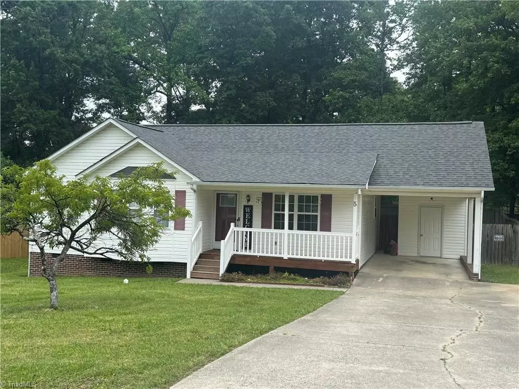 Thomasville, NC 27360-3259,5 Oak Ridge DR