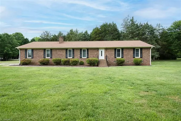 201 E Laramie DR, Mebane, NC 27302