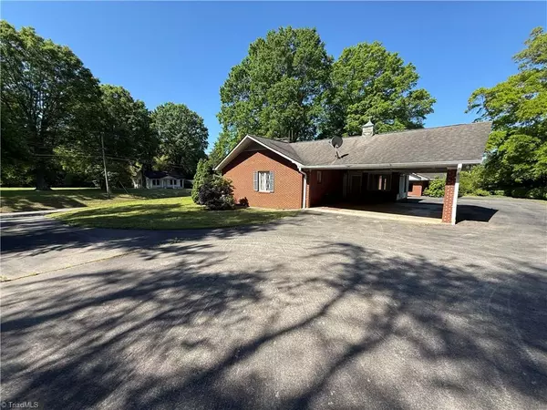Mocksville, NC 27028,733 Wilkesboro ST
