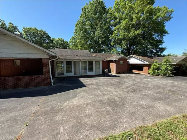Mocksville, NC 27028,733 Wilkesboro ST