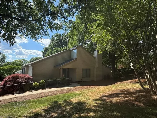 Advance, NC 27006,151 Golfview DR