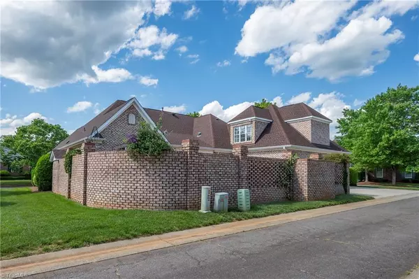 Bermuda Run, NC 27006,103 Knicker LN