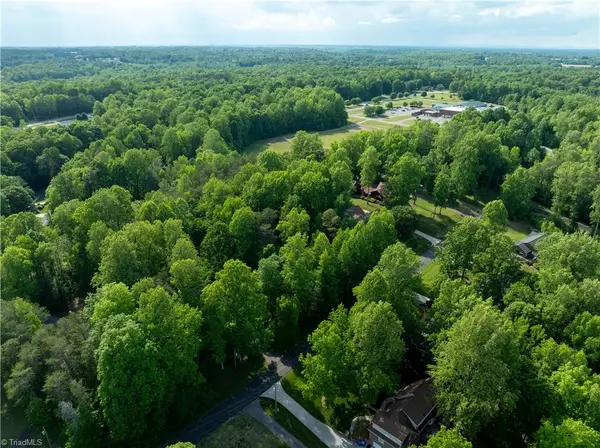 Mocksville, NC 27028,281 Lakeview RD