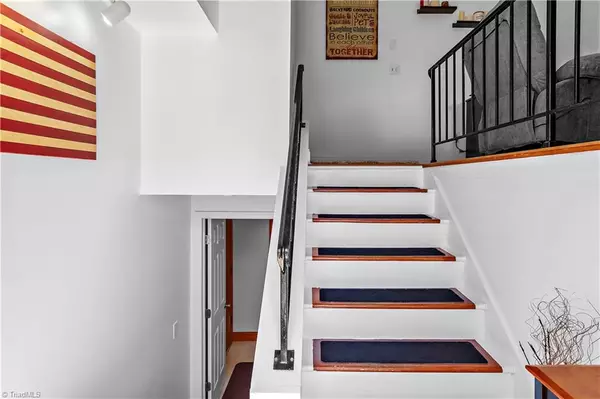 King, NC 27021,202 Queenland CT