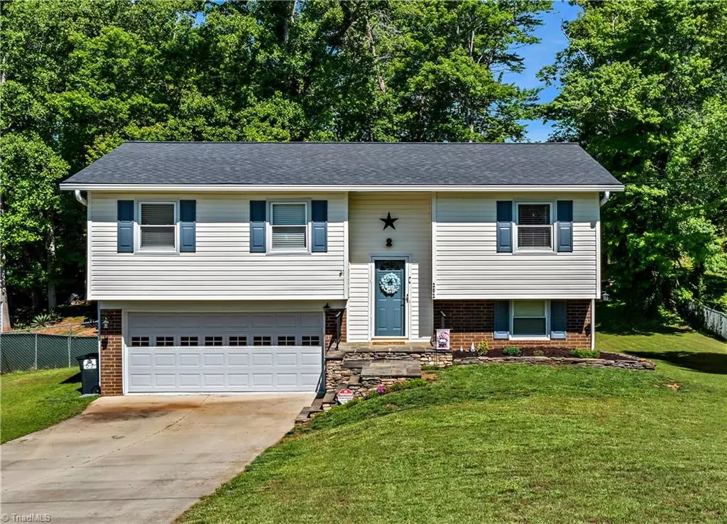 King, NC 27021,202 Queenland CT