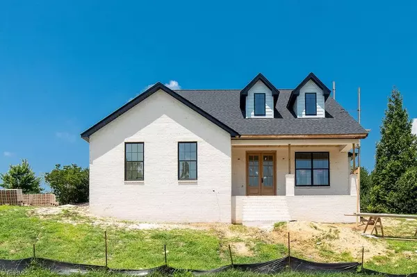 2885 Saint Giles CT, High Point, NC 27262