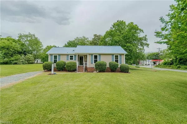 Haw River, NC 27258,403 Rolling RD