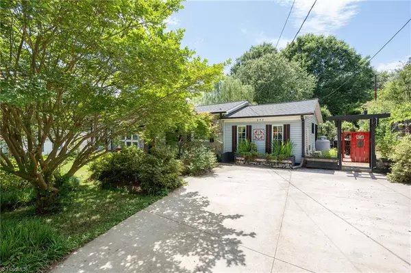 King, NC 27021,238 Maple ST