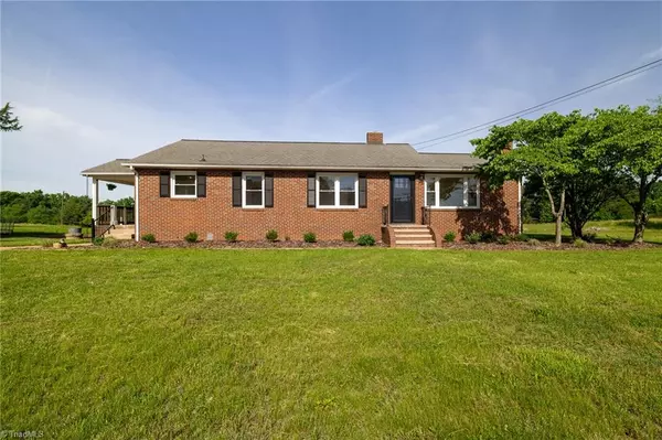 Kernersville, NC 27284,310 Sedge Garden RD