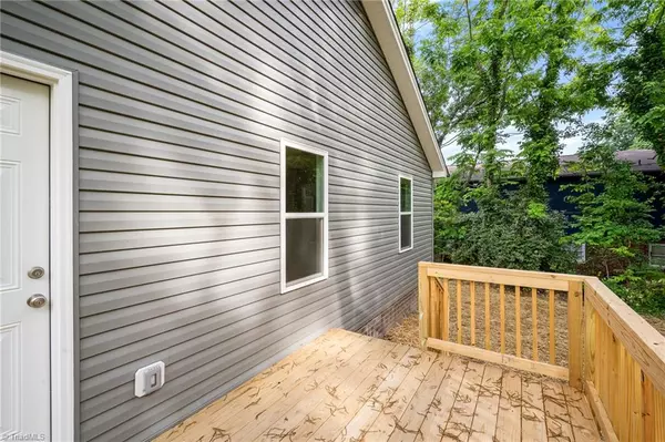 Thomasville, NC 27360,109 College ST