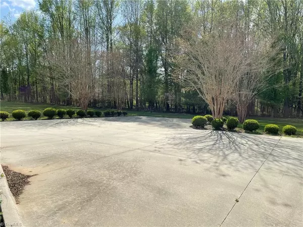 Burlington, NC 27217,1611 Flora AVE