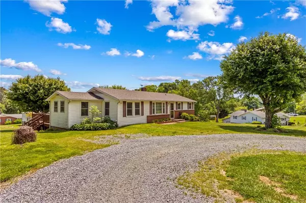 Elkin, NC 28621,1034 Cb Eller School RD