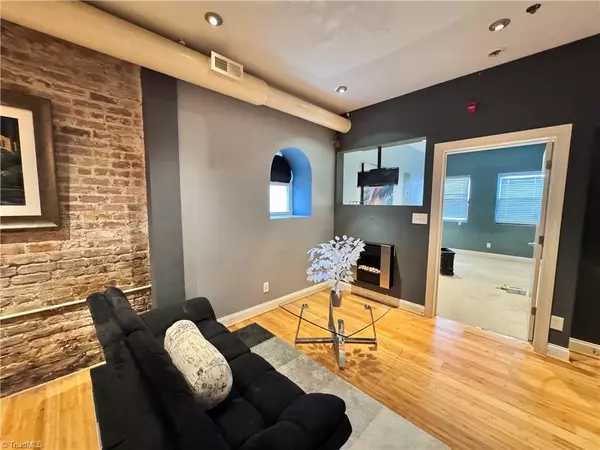 Greensboro, NC 27401,220 Market ST #110