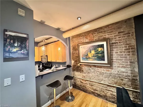 Greensboro, NC 27401,220 Market ST #110