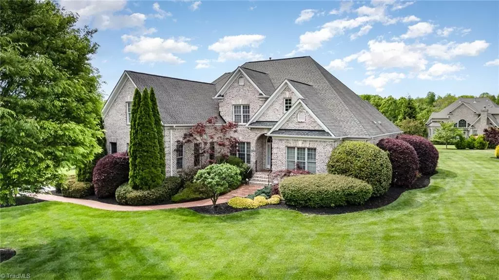7469 Henson Forest DR, Summerfield, NC 27358