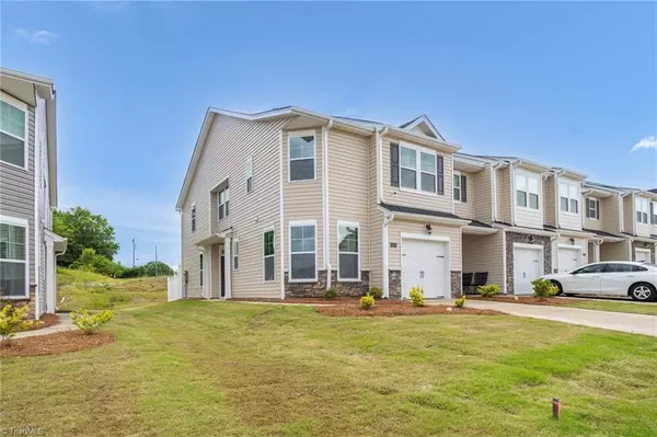 Kernersville, NC 27284,1230 Evelynnview LN