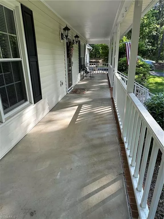 Mount Airy, NC 27030,470 Farmbrook RD