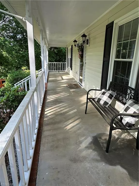 Mount Airy, NC 27030,470 Farmbrook RD