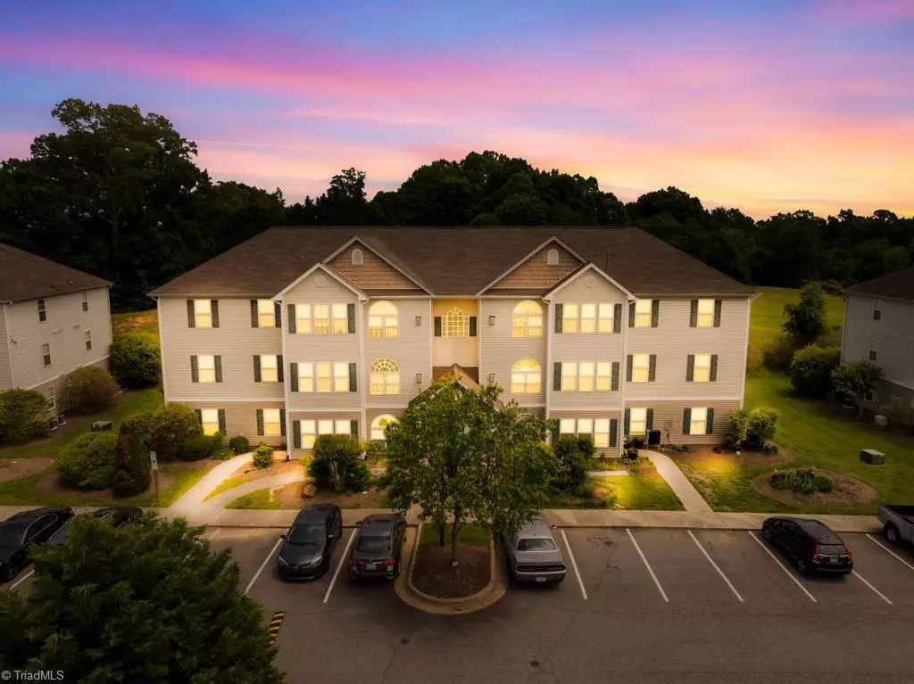 High Point, NC 27265,6112 Hedgecock CIR #3B
