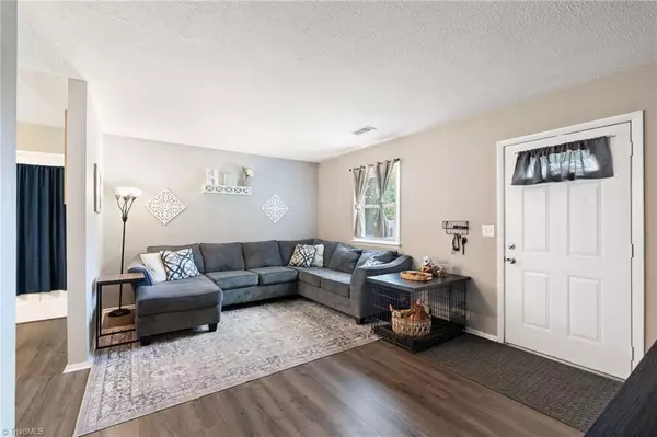 King, NC 27021,302 Redwood BND