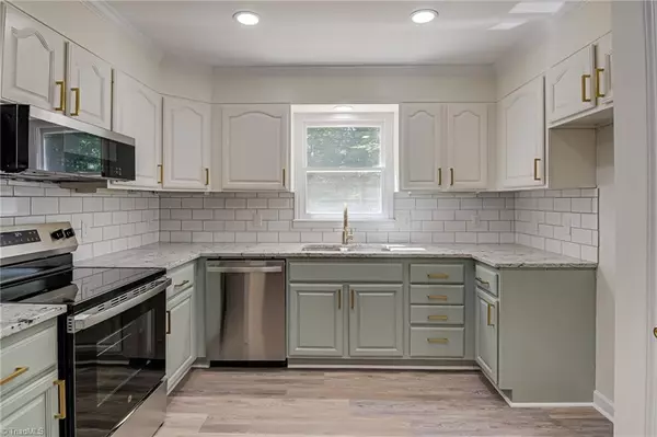 Yadkinville, NC 27055,1336 Crepe Myrtle LN